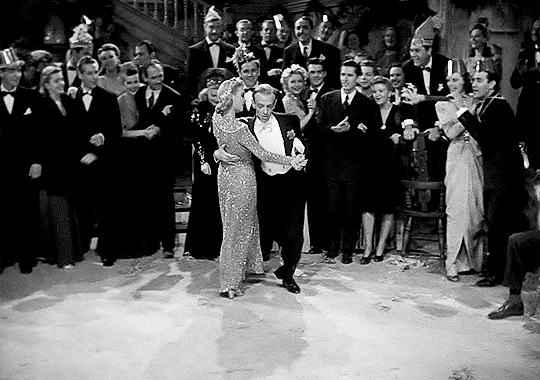 clarulitas:For the “drunk” dance on Holiday Inn (1942), Fred Astaire had two drinks of bourbon before the first take and one before each succeeding take. The seventh and last take was used in the film. (x)