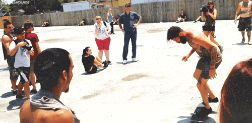 br0heim:  justgirlsandbands:  Jason Butler of Letlive. kick flipping at Warped Tour