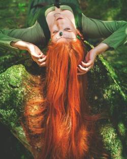 dhyngetal:My Hair  🍃 I love this photo by my dear @quazar_ ❤ #dhyngetal #longhair #hair #redhead #ginger #viking #ruiva #cabelolongo #elvish #elven #elf #medieval #green