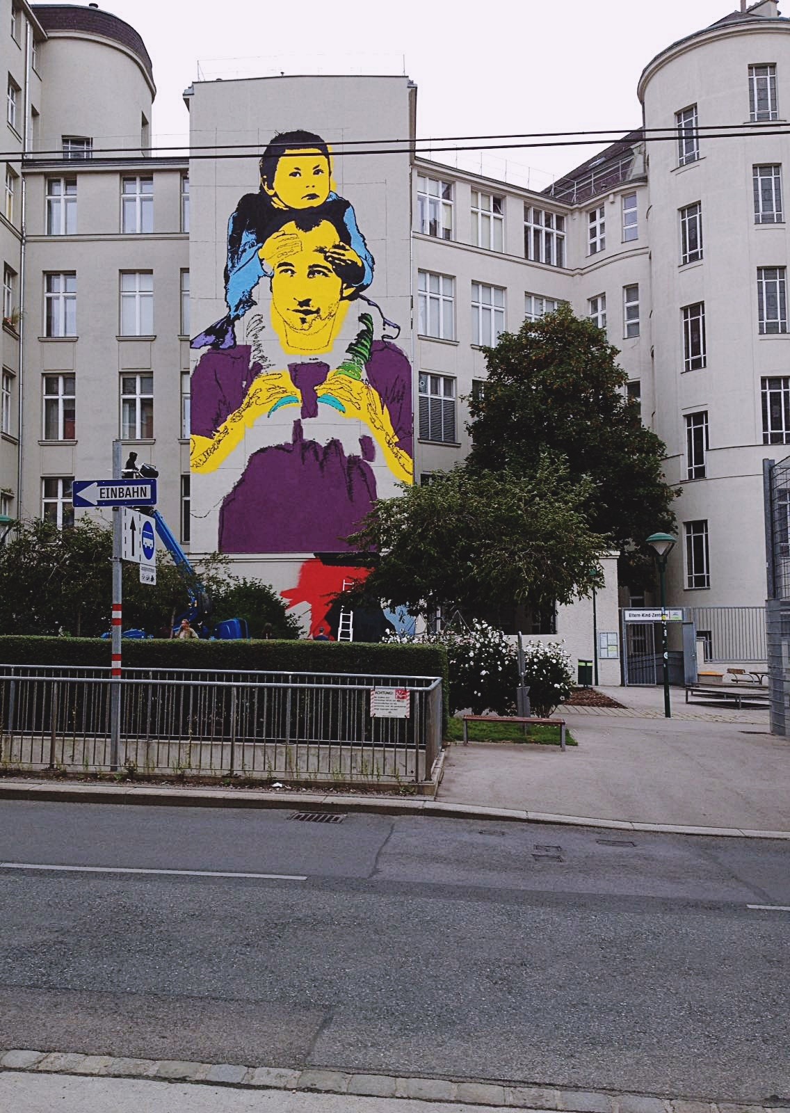 Mural in progress by colombian artist, Stinkfish at Richard Waldemar Park, Vienna.
This wall is part of a festival called Calle Libre that is happening right now, and until the 13th of August in the City.