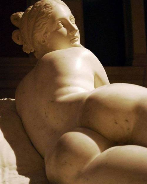 rearte2:by Antonio Canova“Reclining Naiad” by Antonio Canova (Italy, 1757-1822). Canov