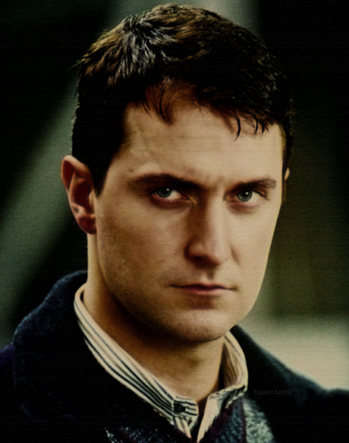 equion:Richard Armitage as Ian Macalwain in Ultimate Force.Source: RichardArmitageNet.comLOOK AT THA