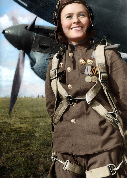 anyskin:Maria Dolina (1922–2010) was a Soviet pilot and acting squadron commander of the 125th “Mari