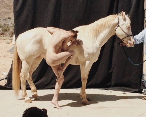 Porn Pics i posed with beautiful horses all day 🐴💖