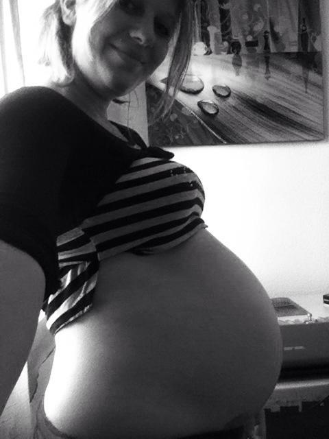 Enceinte et Nue - Pregnant and Nude