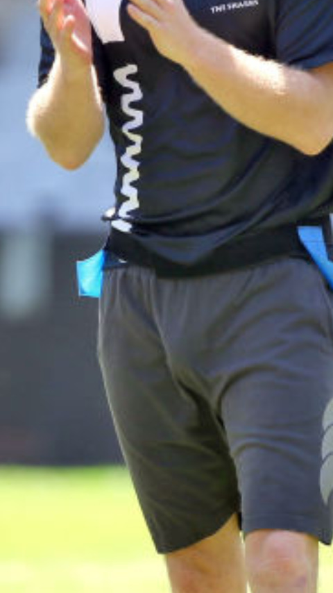 lamarworld:  Prince Harry bulge