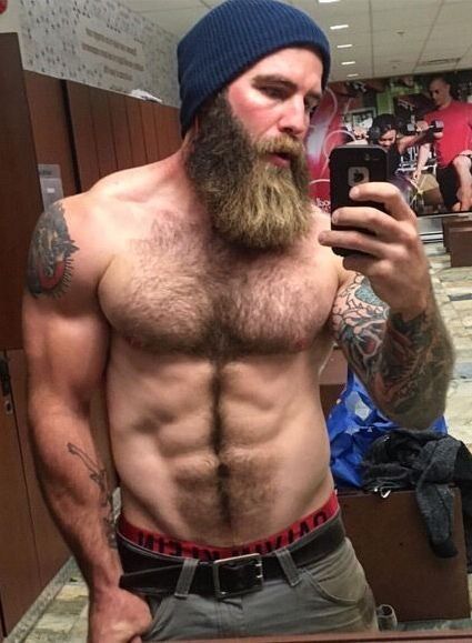 dadbottm4topson:His big full beard would feel awesome on my hot Daddy hole with a little tongue acti