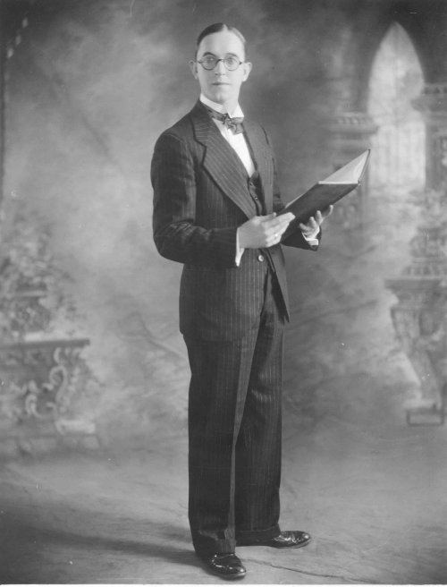 vintageebonyandivory: Young Stan Laurel.