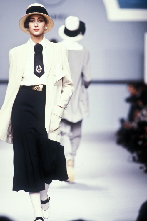 Fashion Classic: Louis Feraud Haute Couture Spring/Summer 1993