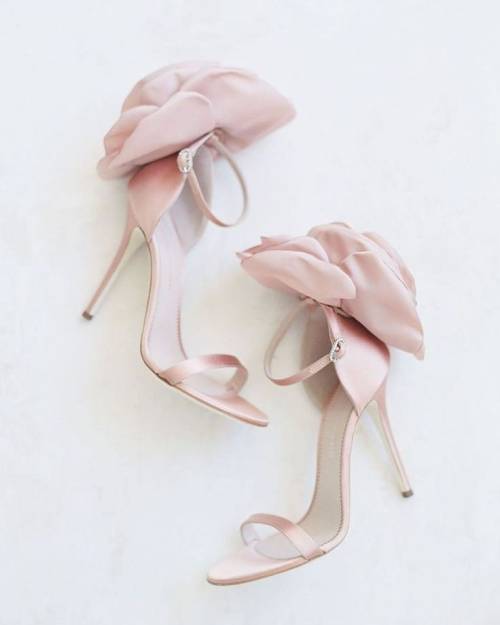 dolcesostenuto: high heels heaven | weddingsparrow