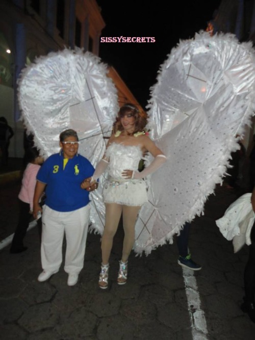 DESFILE GAY EN STA CRUZ BOLIVIA. SET # 1