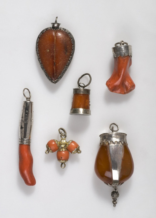 Amulets and Healing Stones, 19th century. Alpine region. Exhibition 2011, Museum Ägyptischer Kunst M