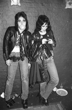 returningtapes:Joan Jett & Gaye Advert