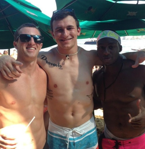 hotfamousmen:    Johnny Manziel  