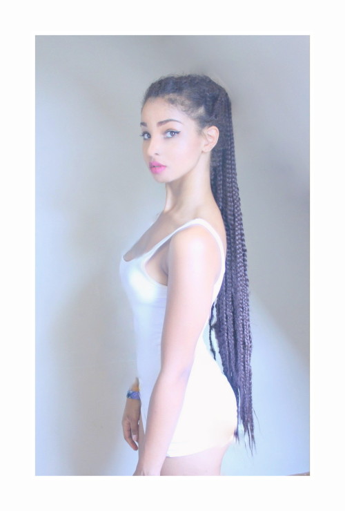 shutmouth:  lyllredd:  I’m only in love with this because that’s all her hair!  no i’ts not 