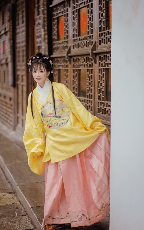 chinese hanfu for spring by 逍遥人啊