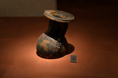 greek-museums:Archaeological Museum of Arta:Hellenistic burials with cinerary urns and personal effe