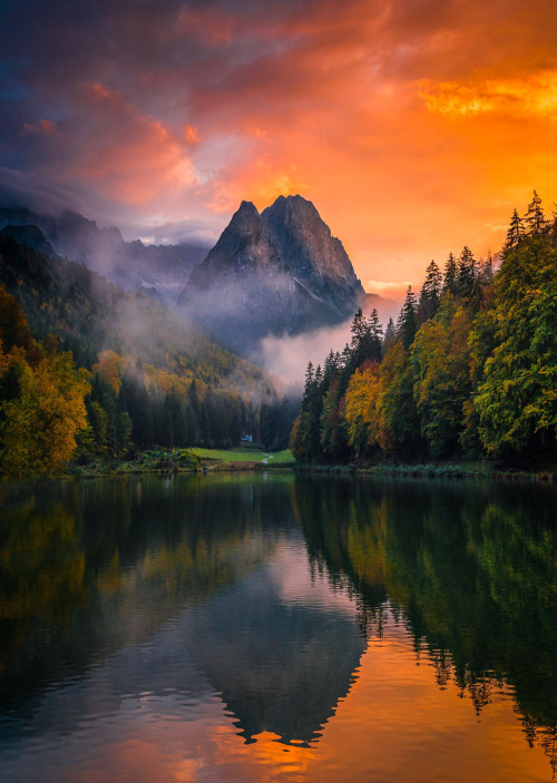 vibrant-exploration-scoobydooooo:FROM :  rppix  -  ZUGSPITZE, minutes after sunset. Bavaria, Germany