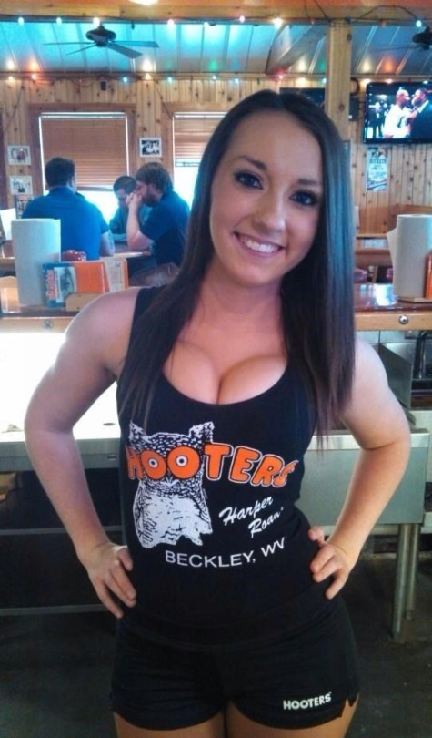 hotteens56:Fyi to all i love hooter girls