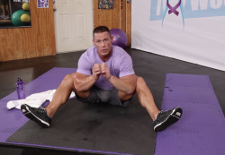 rwfan11: …..Cena showing off a nice bulge….and
