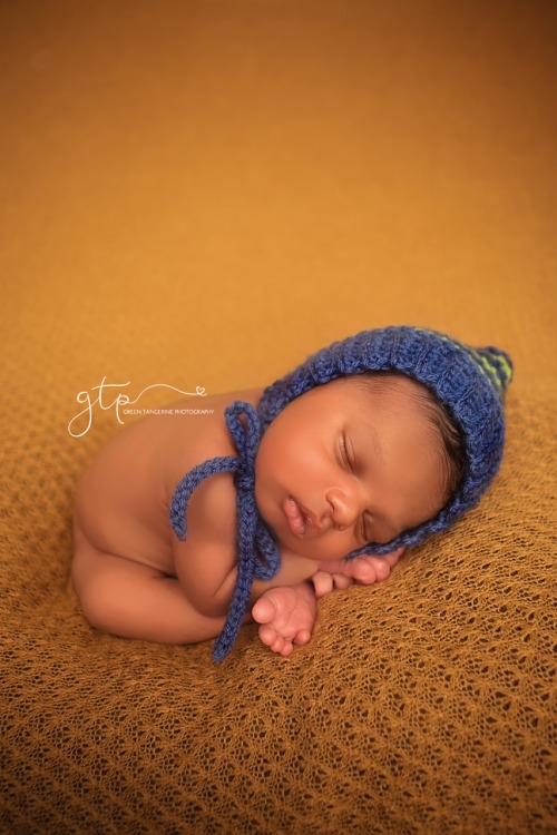 forrevolution:  Little brown babies 👶🏾💕  Photographer: Sasha Matthewshttp://instagram.com/greentangerinephoto