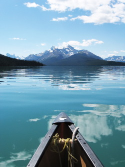 travelingcolors:  Canoeing in Maligne Lake, Alberta | Canada (by Ricky Leong) 