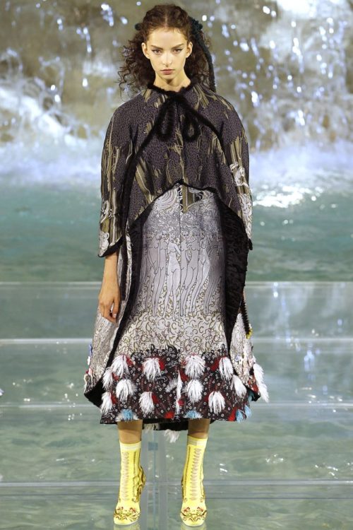 anghraine: themusewithinthemusewithout: Fendi’s 90th anniversary show held at the Trevi Founta