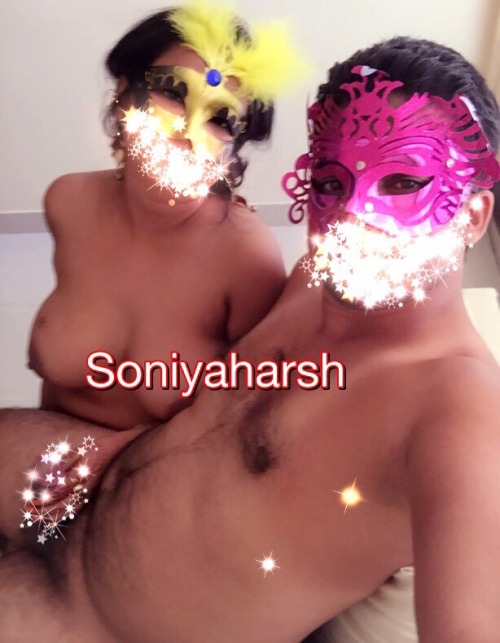 XXX soniyaharsh:  Soniya like to drink beer b4 photo