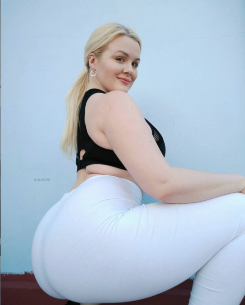 pawglife:  Thick bitch. porn pictures