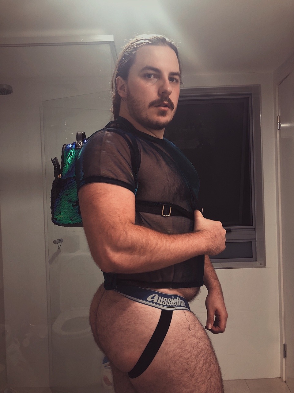mythighshaveseentheglory:  Feeling large. Feeling festival-ready.  😱🤤🤤😍👌