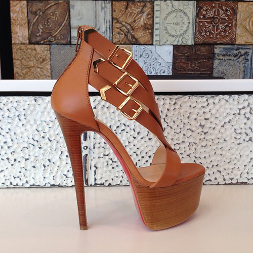 chanel-and-louboutins: effervescentus: Louboutin on We Heart Itweheartit.com/entry/92110706/v