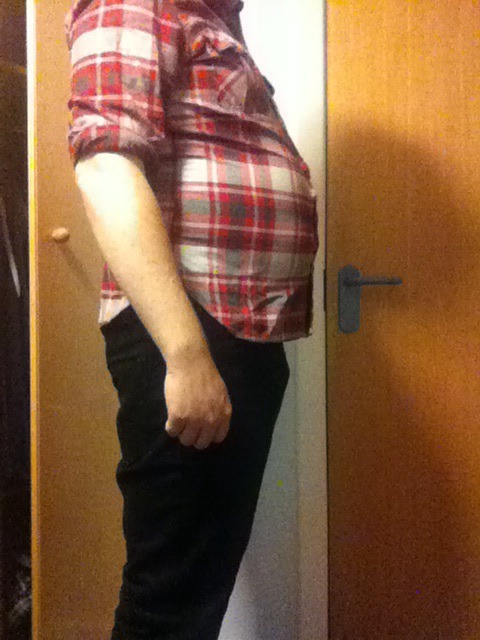 munchlaxgainer:  I wore this shirt out less than a month ago. Now I can barely button it up! The right encouragement and I’ll be busting out of it 