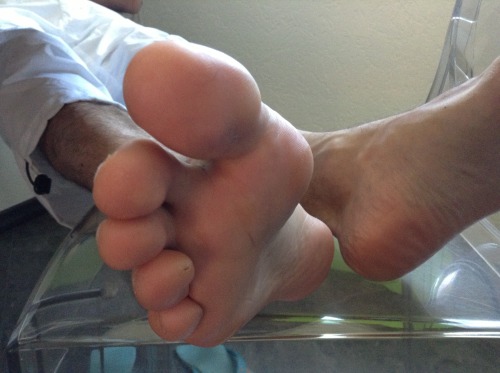 feetboy81:  my bf’s size 14 soles: www.clips4sale.com/17086 kiwi78:  tfootielover:  nice sweet feet ..and so many pics … ack i leaked o_O  whiiiii georgeous feet…. 