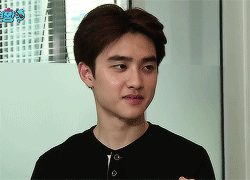 v-dyo:  poor kyungsoo got teased for his all black fashion 