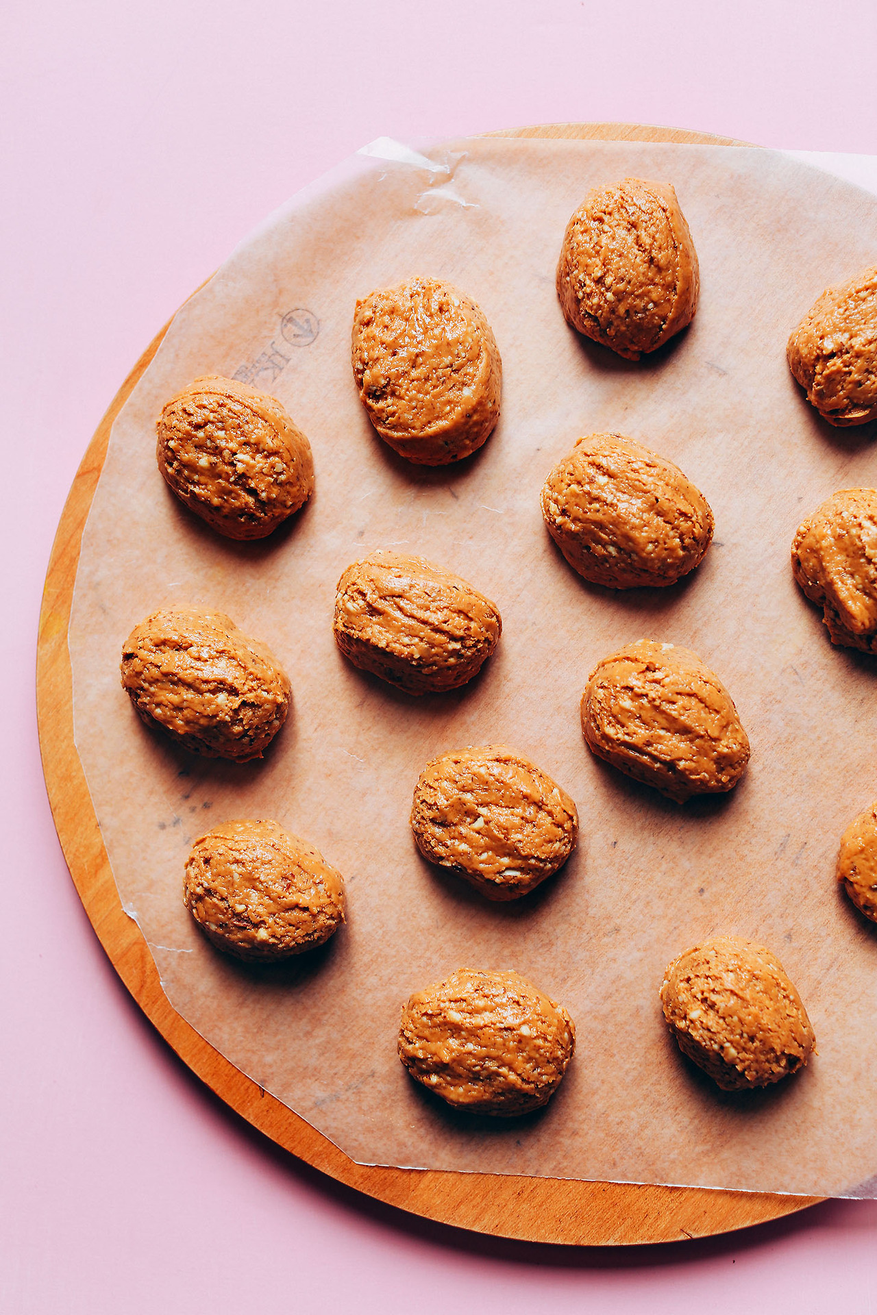 sweetoothgirl:  WHITE CHOCOLATE PEANUT BUTTER EGGS  