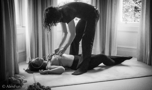 alexandreandco: Airbnb Bondage… Photos&ropes Alex Lobos, Alexfun.org In Berlin?-> Join the bondage jam (model: Circumpunct) 