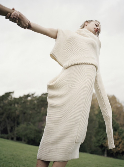 bienenkiste:  Photographed by Mia Dabrowski for Dedicate Magazine