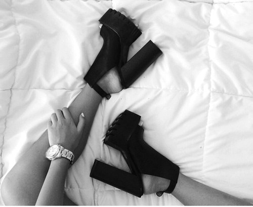 http://black-rainbowxx.tumblr.com/post/99415439318