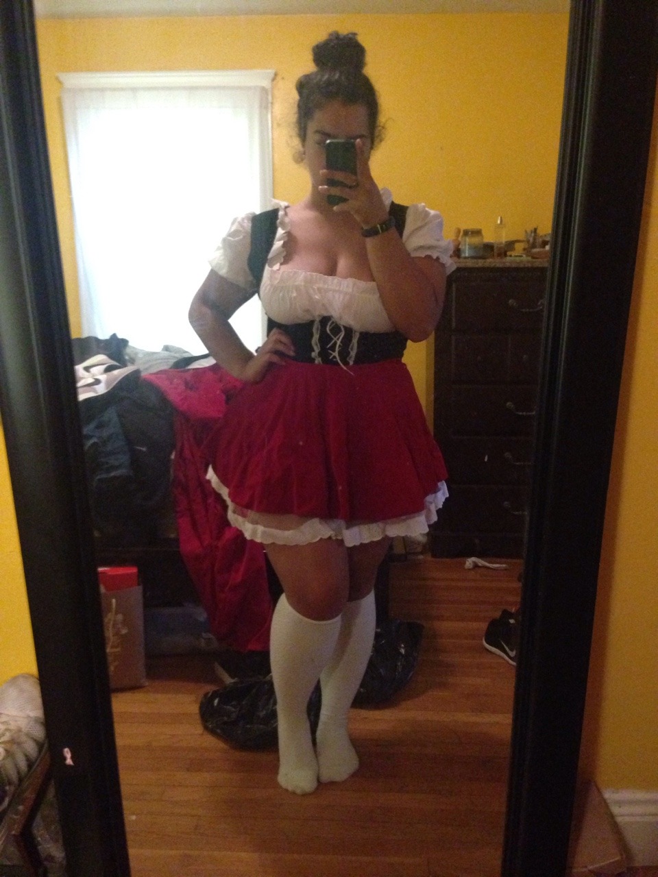 plantainthighs:  Guess who finally found her red riding hood costume today 😁