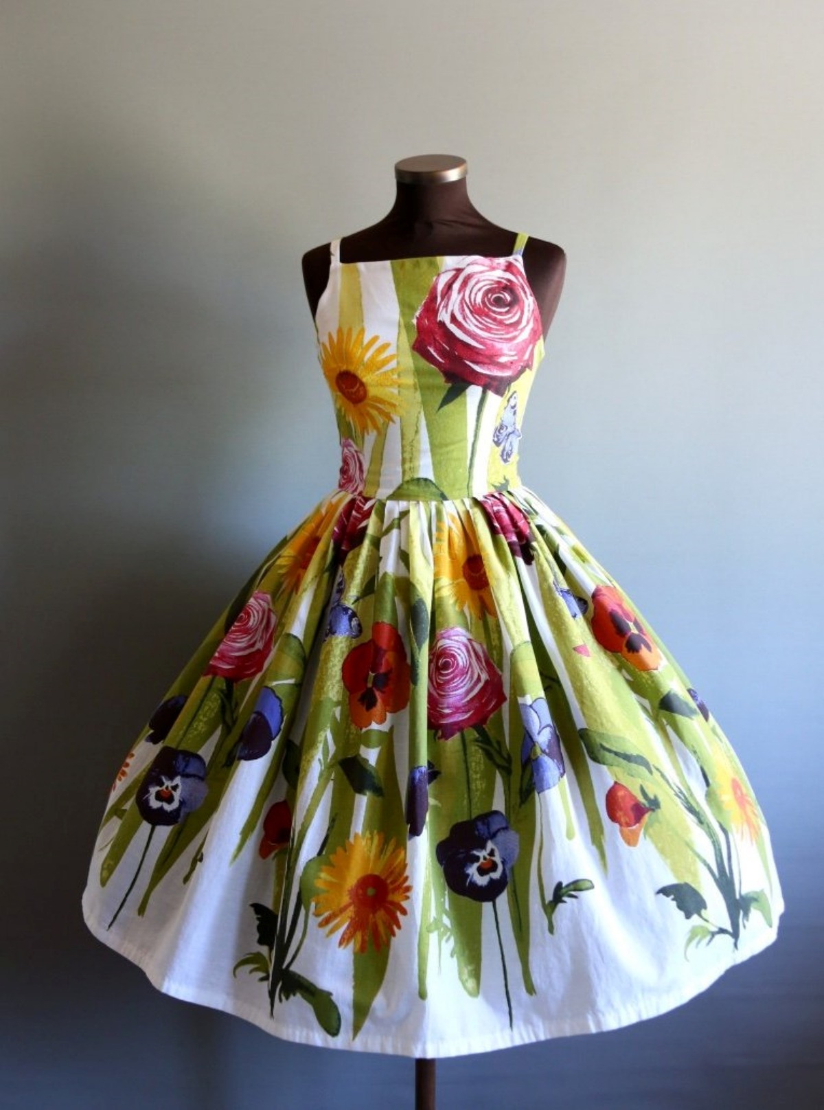 sosuperawesome:  1950’s Style Pleated Skirt Cotton Dresses  Pastello Dresses on