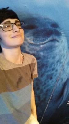 criedwolves:  literally my fav pic of me at the aquarium 