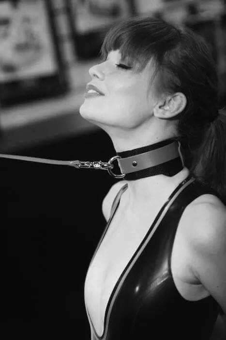 themastersplayroom:If you can’t be proud to be his and hold your chin high, then
