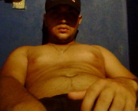 mouseylatino:  otro hombre que “fap in a cap”