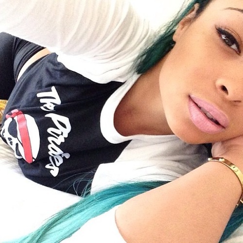 dalandofmilkandhoney:  Heather Sanders 