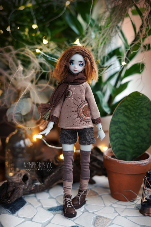 One of a kind outfit for Somni by Atelier Momoni (or similar sized dolls).Single copy. Ready to ship