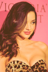 we-should-fuck-now-that-i:  anastacia-grey:  famous hair of the day: Miranda Kerr   ♥