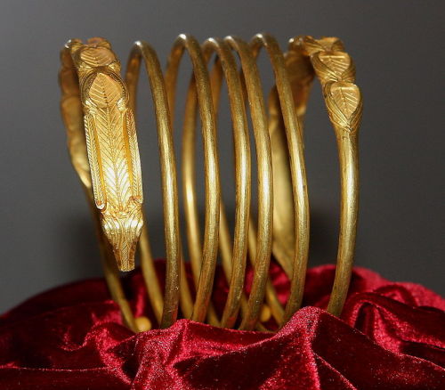 archaicwonder:Dacian Gold Bracelet, 1st Century BC, from Sarmizegetusa, Romania