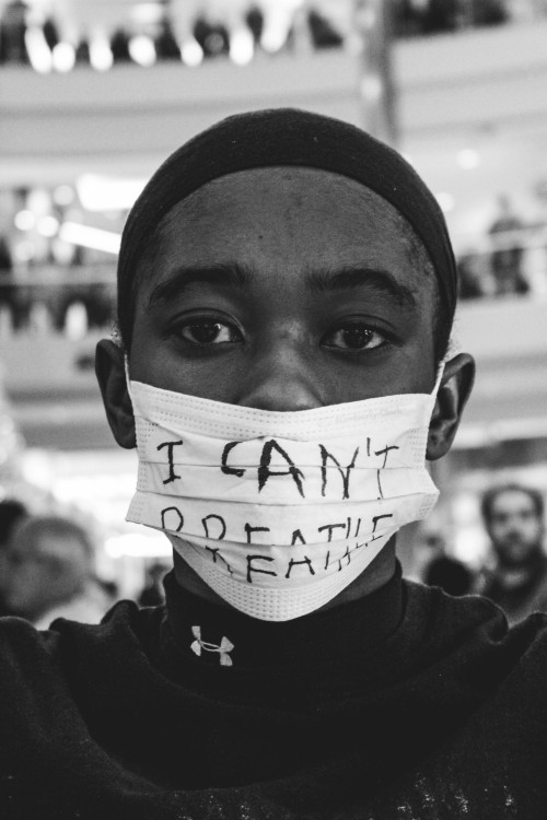 thefaithfulwitnessproject:#blacklivesmatter protest at Mall Of America, Minnesota.Photo by: P