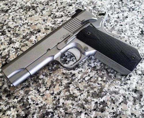 ⠀⠀⠀⠀⠀⠀ ⠀⠀⠀⠀⠀⠀⠀⠀⠀⠀MΔΠUҒΔCTURΣR: Dan Wesson Firearms MΩDΣL: 1911 Valor V-Bob CΔLIβΣR: 45 ACP CΔPΔCITΨ: