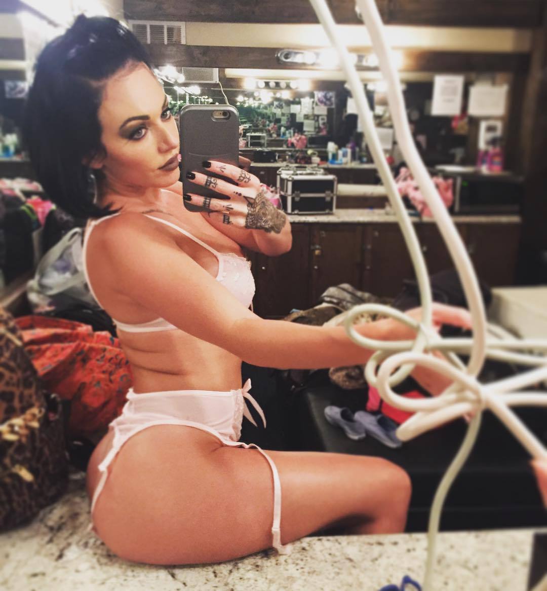 stripper-locker-room:  baddjenna